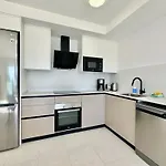 Clubrent - Silver Tower *